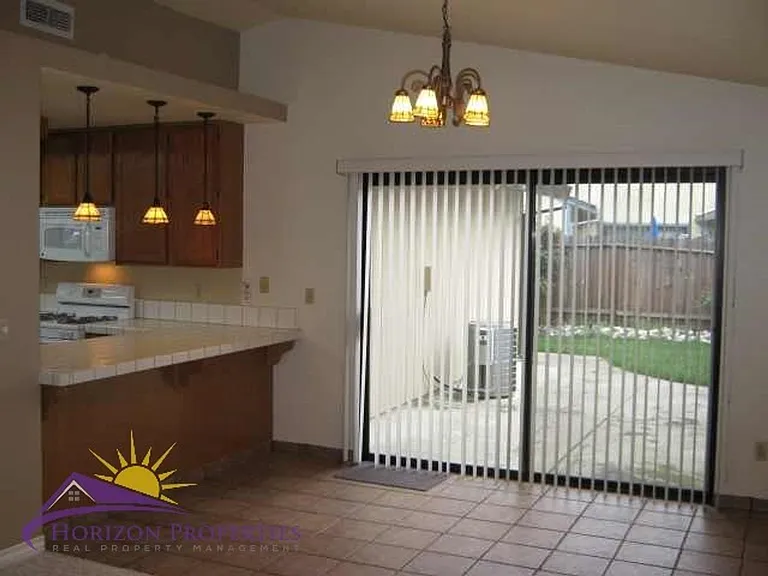 2030 Moontree Dr — Photo 10