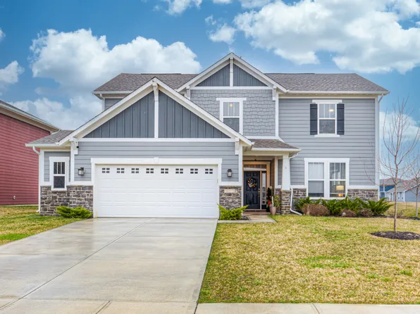 10572 Stableview Dr, Fortville, IN 46040