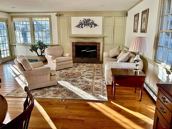 4th image of 185 S Sea Ave #185