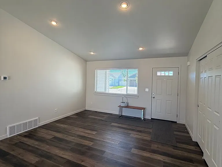 2057 Mahogany Ave — Photo 5