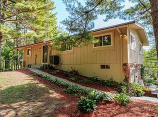 N7445 Grand View Dr, Whitewater, WI 53190