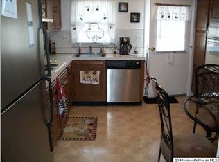 940A Aberdeen Dr, Lakewood, NJ