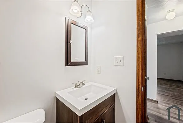 2 bed, 800 sqft, $1,200 — Photo 4