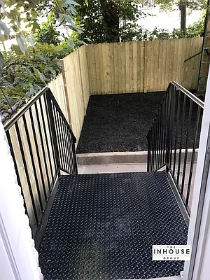 Rented by The InHouse Group | media 10