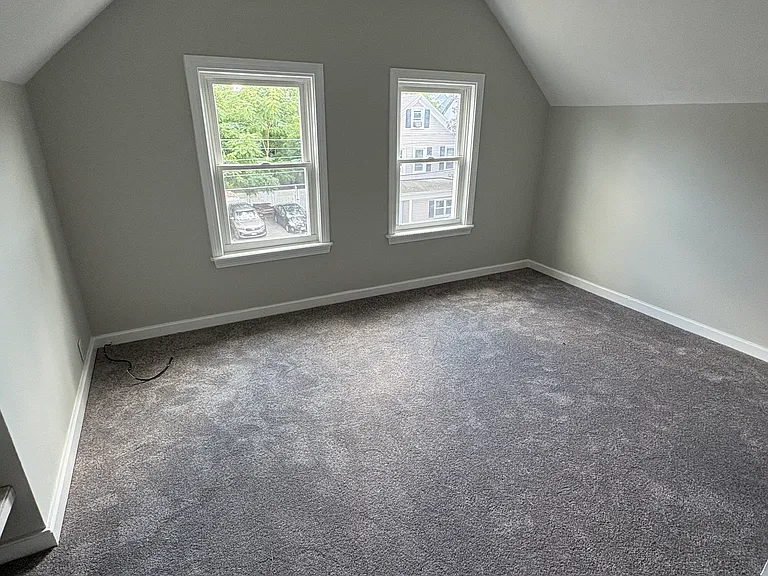 485 Coggeshall St #3 — Photo 4