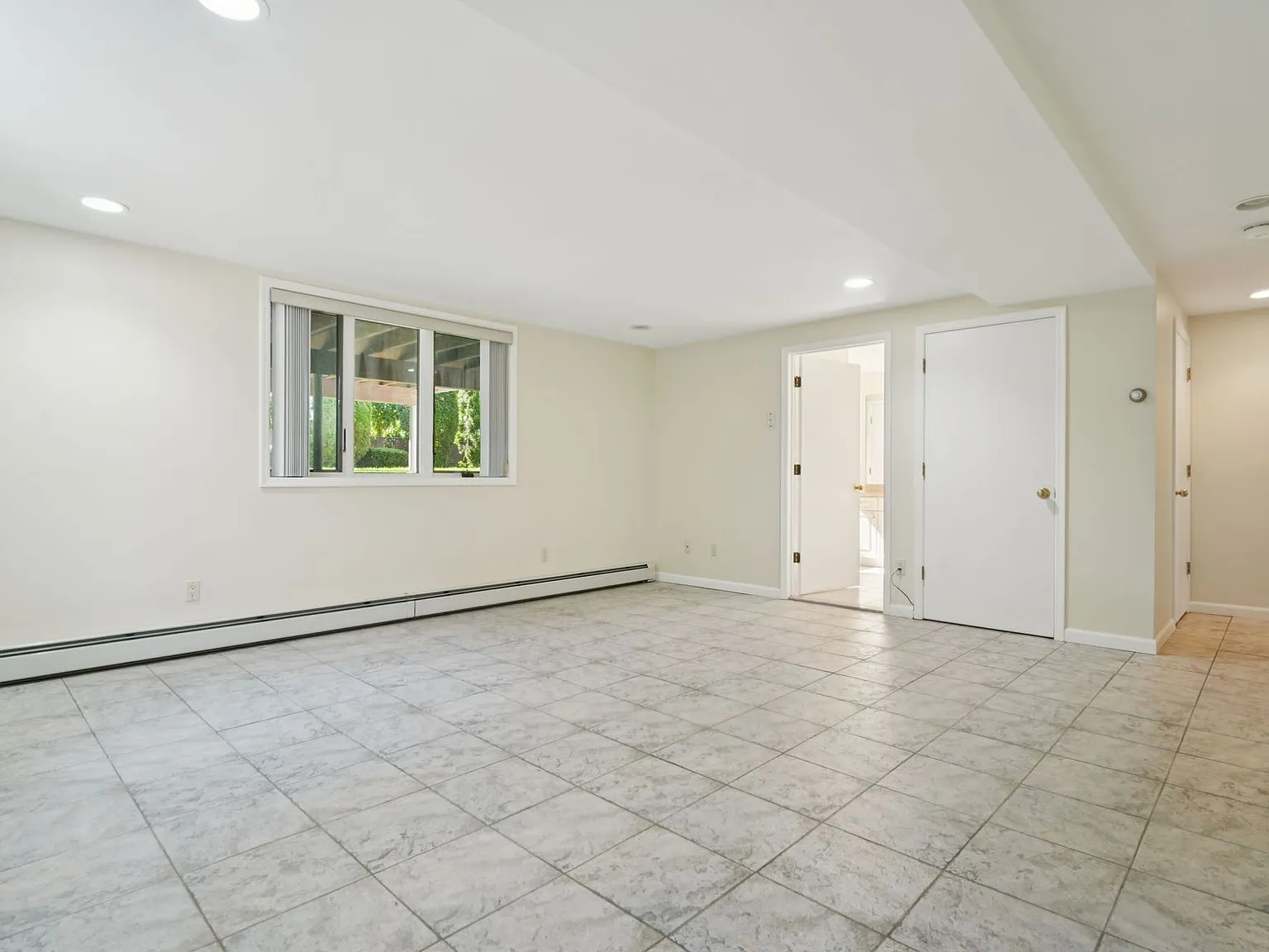 4 bed, $5,250 — Photo 4