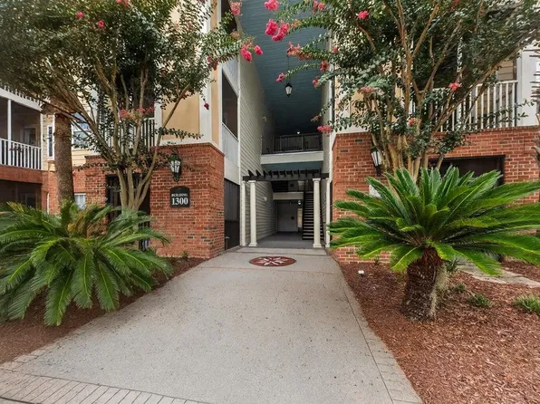 1301 Basildon Rd, Mount Pleasant, SC 29466