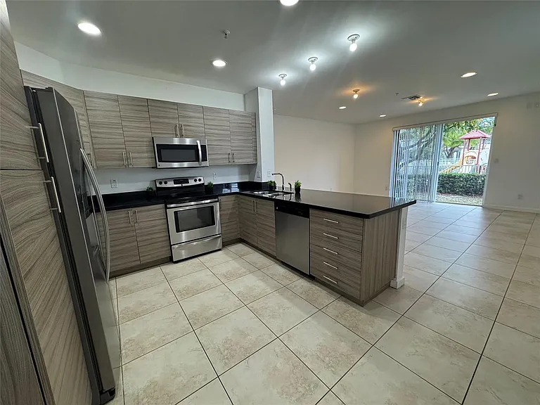 2675 SW 81st Ter #2683 — Photo 9