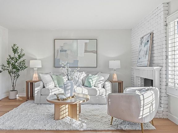 4th image of 802 Magellan Ln