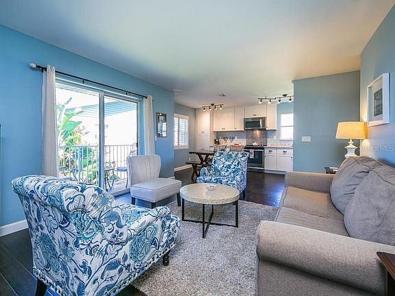 3rd image of 522 Pine Ave APT 2D
