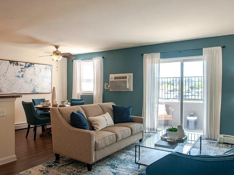 Hill Brook Place Apartment Homes — Photo 5