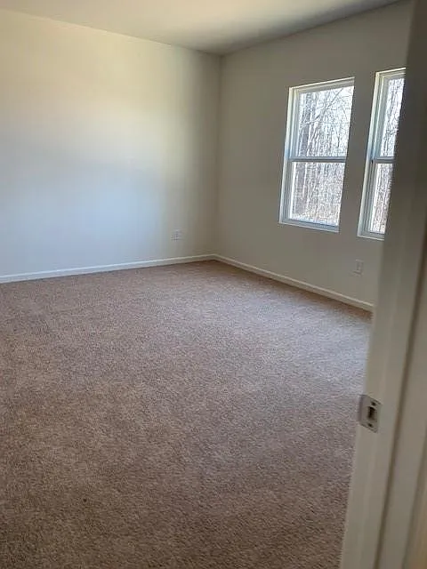 3 bed, 2.0 bath, 1834 sqft, $2,400 — Photo 4