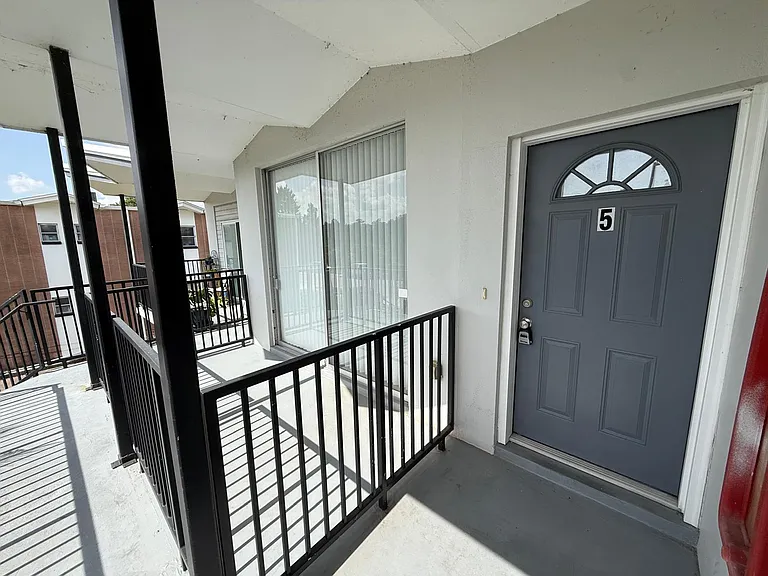 616 S Betty Ln #5 — Photo 1