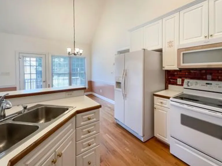 221 Black Forest Dr — Photo 15