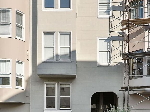 2nd image of 1852 Stockton St