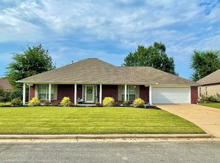 2048 Fairfield Dr, Tupelo, MS 38801