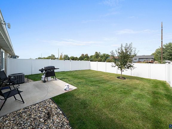 2nd image of 6702 W Gresford Pl