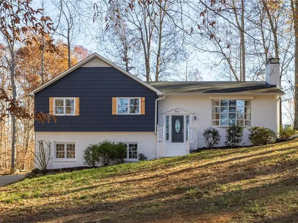 801 Hudson Rd, Summerfield, NC 27358