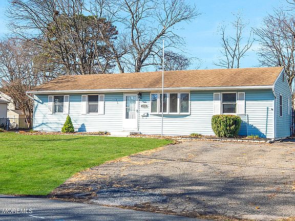 2nd image of 251 Sprucewood Dr