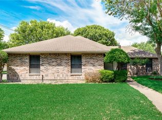 8905 Belrose Pl, Dallas, TX 75228