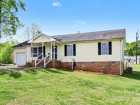 353 Woodlawn Ave, Mount Holly, NC 28120