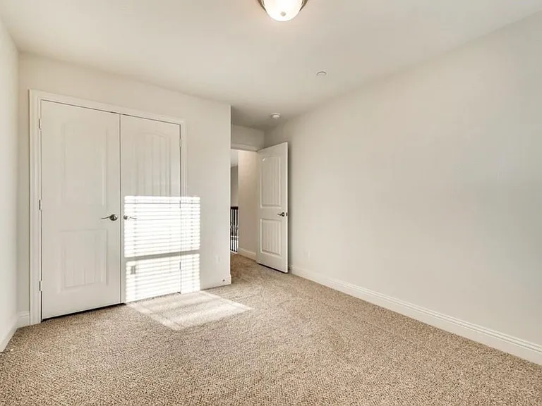 1231 Wiltshire Dr — Photo 16