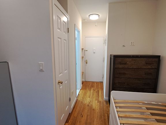 2nd image of 216 W 100th St APT 1016