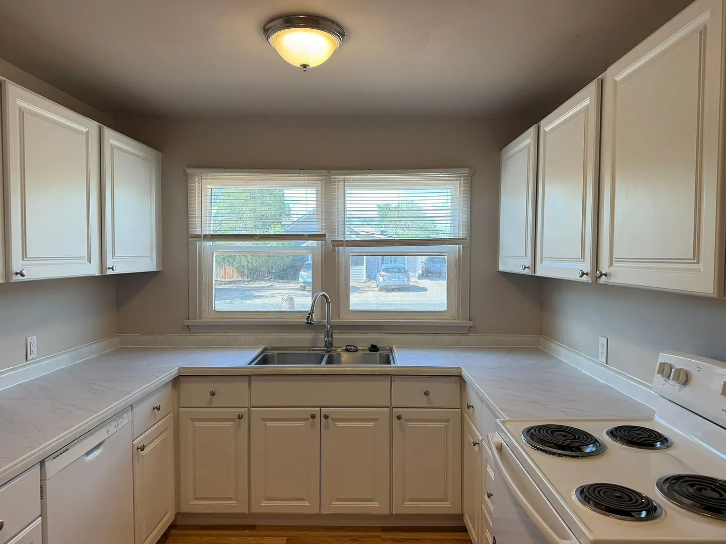4BED Near CMU Campus — Photo 3