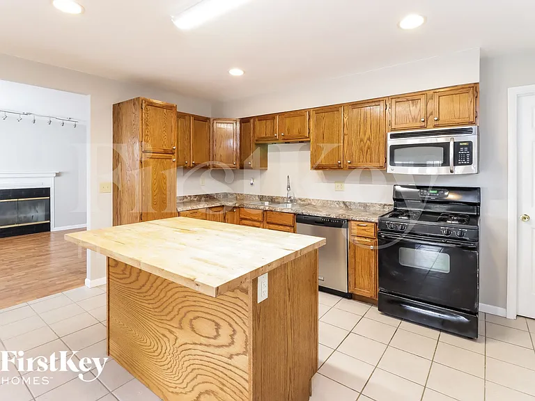 618 Neptune Way — Photo 7