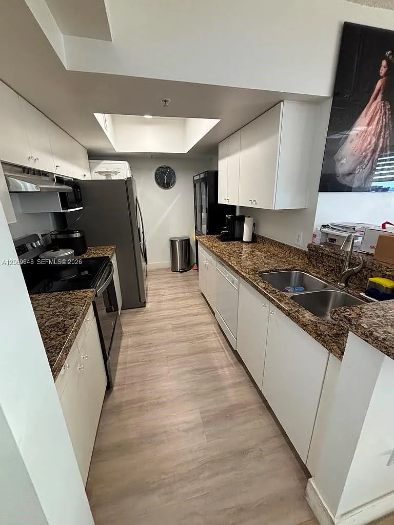 Blue Lagoon Condo — Photo 3