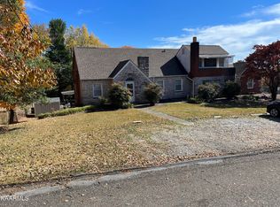 807 Gresham Rd, Knoxville, TN 37918