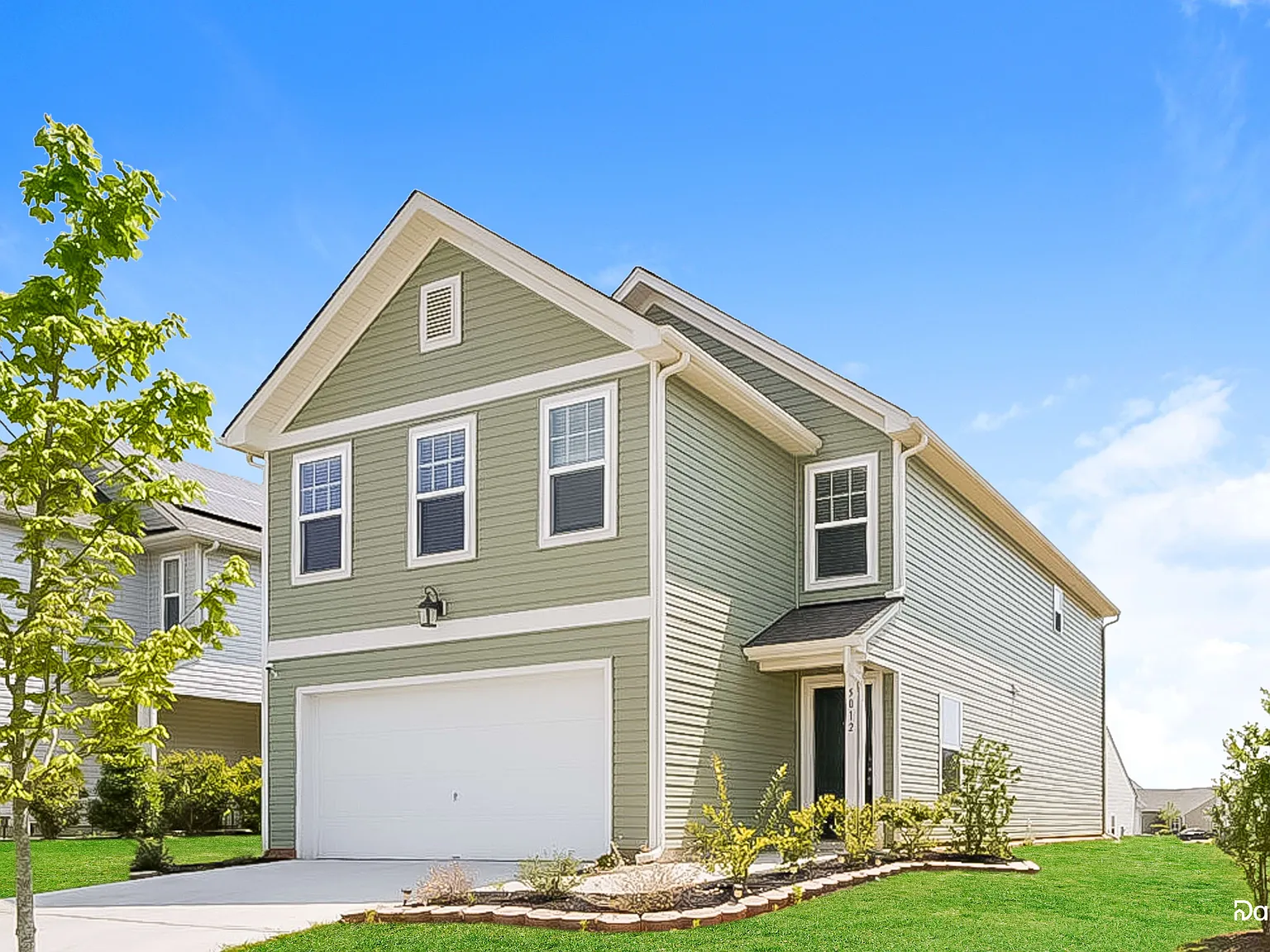 3 bed, 2.5 bath, 2000 sqft, $2,030 — Photo 3