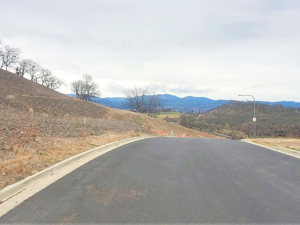 2nd image of 1611 Carino Ln