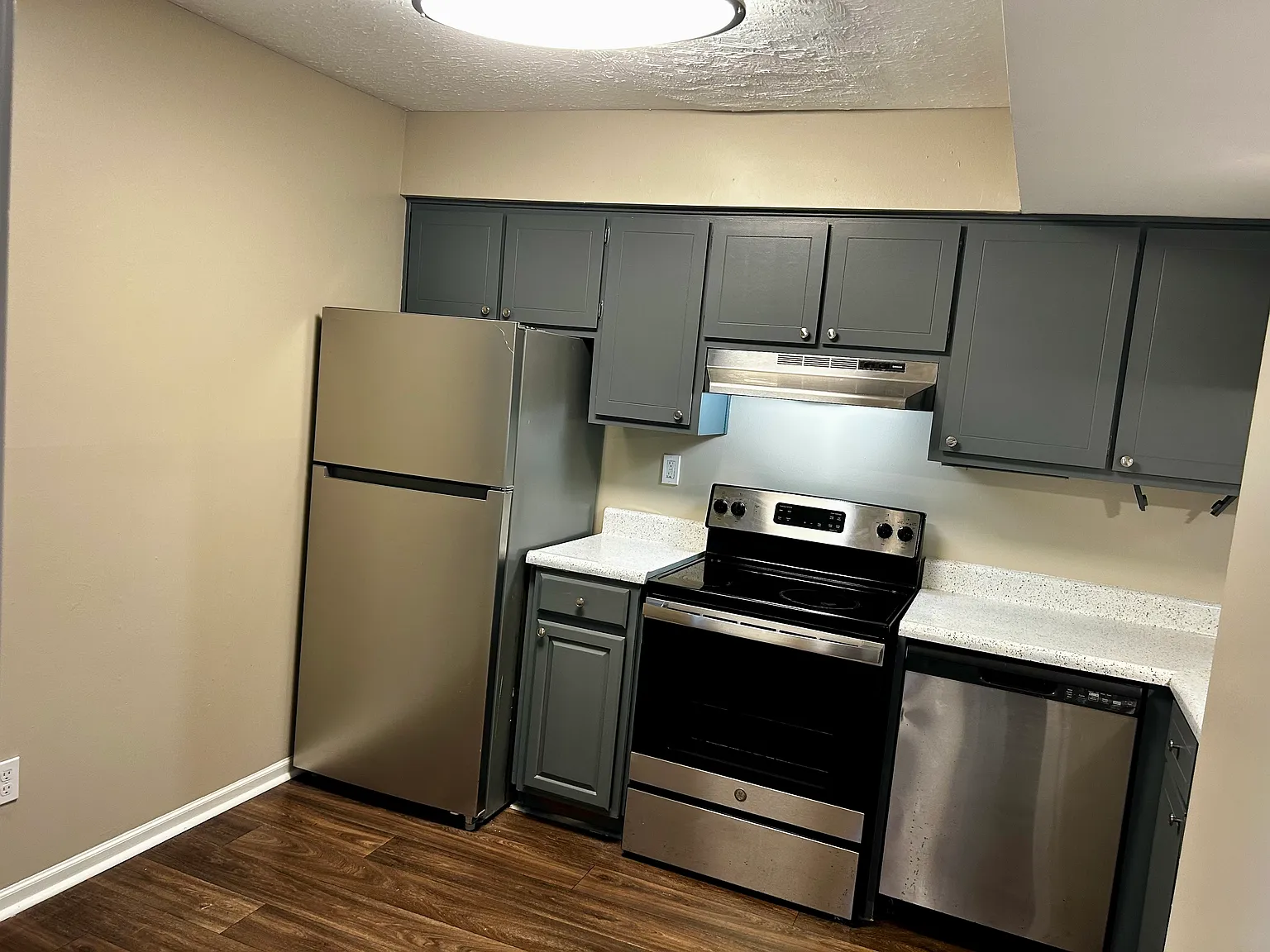 3 bed, 2.5 bath, 1724 sqft, $1,650 — Photo 4