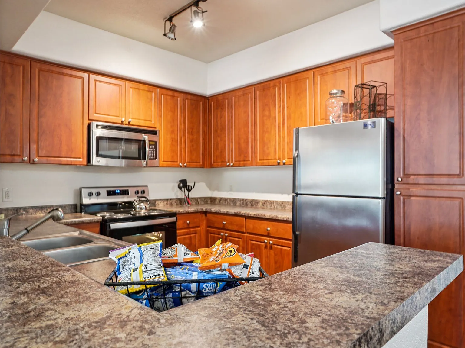 Del Mar Apartments — Photo 4