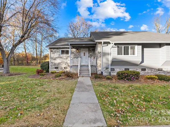 201 Wellington Hills Cir, Salisbury, NC 28147