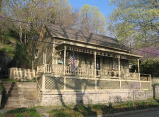 228 Spring St, Eureka Springs, AR 72632