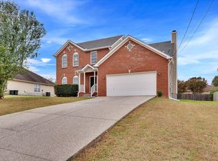 1702 Chris Dr, La Vergne, TN 37086