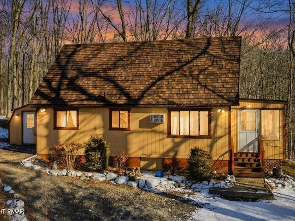 8124 Gallahad Pass, East Stroudsburg, PA 18302