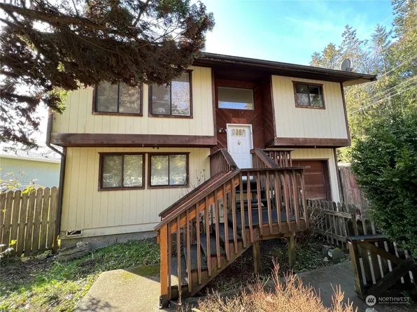 7234 E Manchester Court, Port Orchard, WA 98366