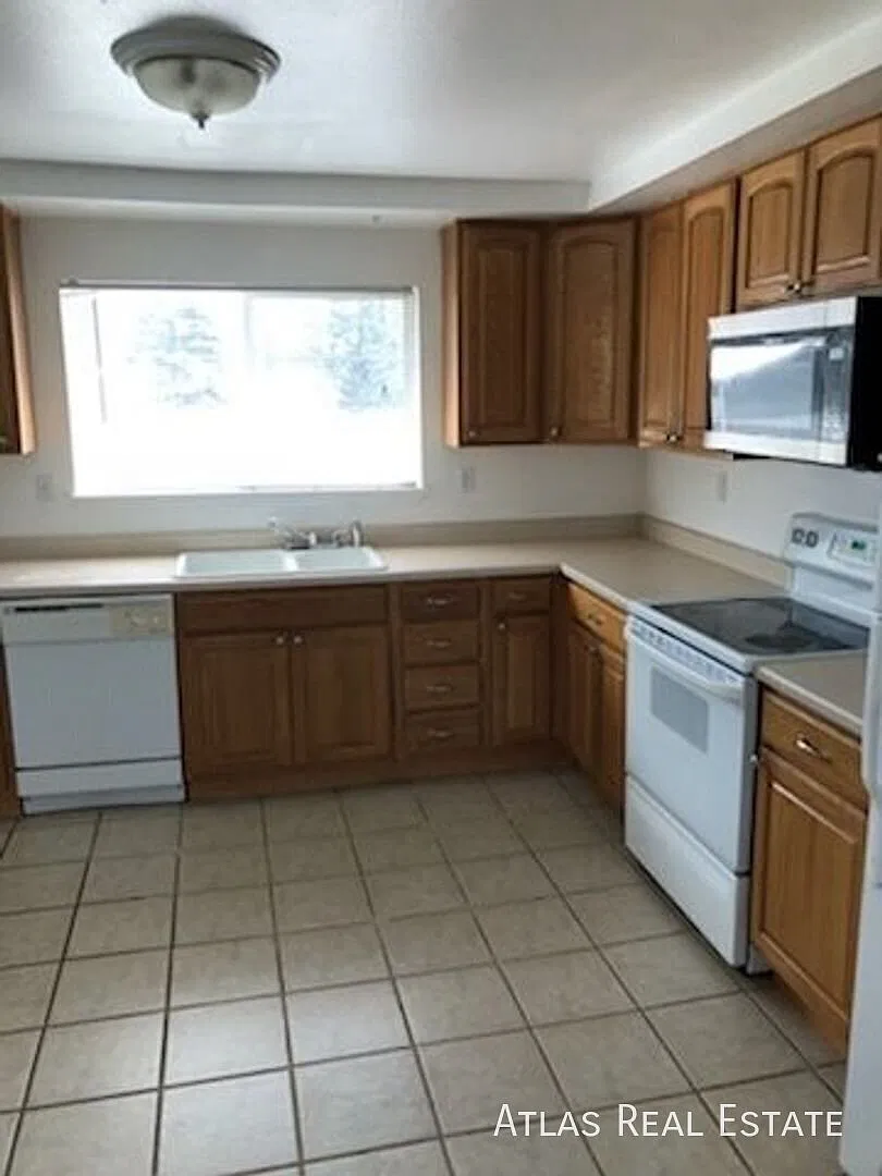 Save $1495! New photos coming soon. Fantastic Location near Rock Park and Downtown Castle Rock! 3... — Photo 2