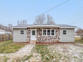 902 Commercial St, Buchanan, MI 49107