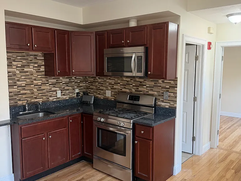 173 Porter St #2 — Photo 1