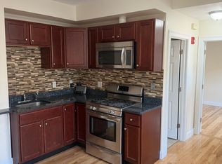 173 Porter St APT 2, Stoughton, MA 02072