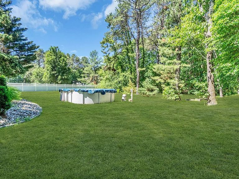 6 Marybeth Ct — Photo 50