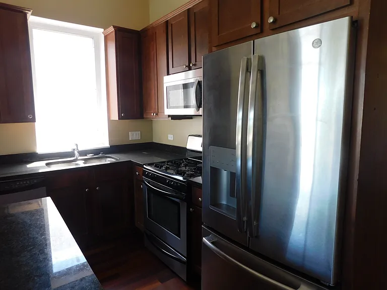 1612 N Nagle Ave #3 — Photo 4