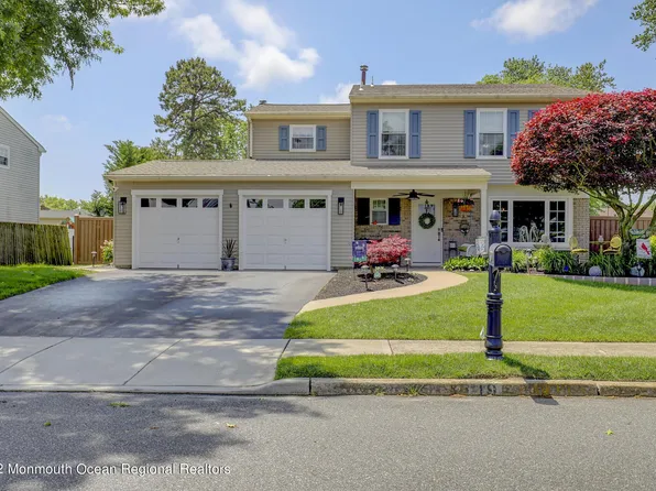 19 Berkshire Dr, Howell, NJ 07731