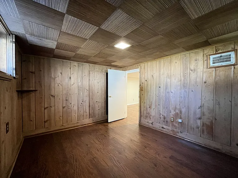 2417 N Rosa Parks Way — Photo 36