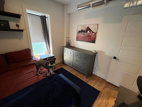 2nd image of 3143 Trumbull St #204
