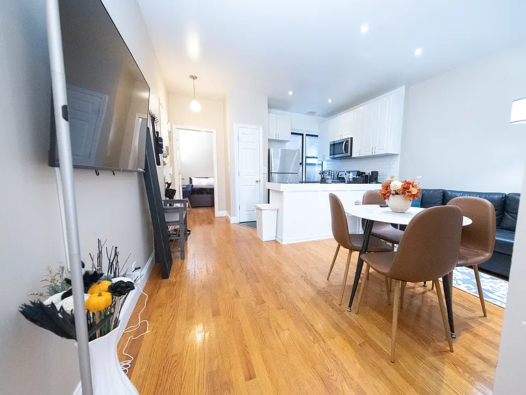 230 W 113th St #2D — Photo 30